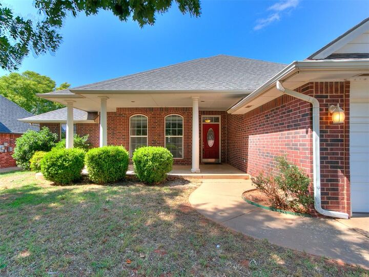 Property Photo:  309 E Richmond Terrace  OK 73064 