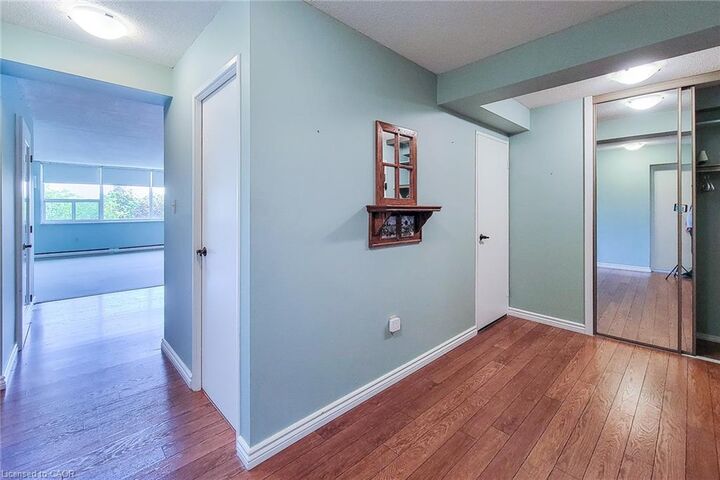 Property Photo: 28 Robinson Street N 405 ON L3M 3C9