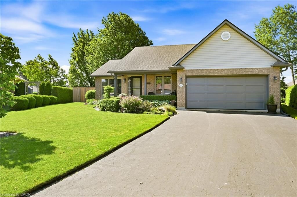 Property Photo: 15 Bayshore Court ON N0A 1N7