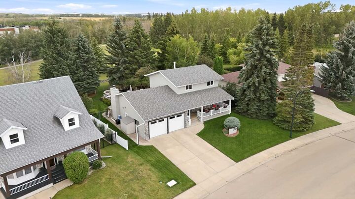 Property Photo: 280 Barrett Drive AB T4R 1H9