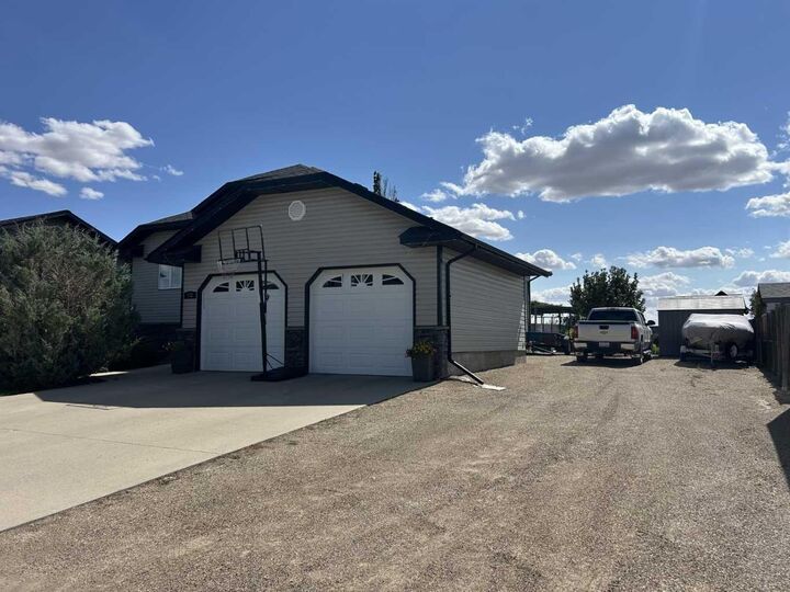 Property Photo: 173 Westview Crescent AB T0K 0G0