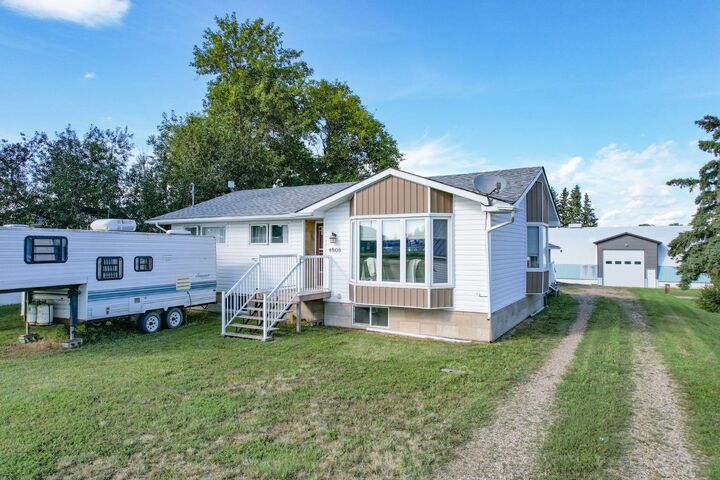 Property Photo: 4808 51 Avenue AB T0C 0B0