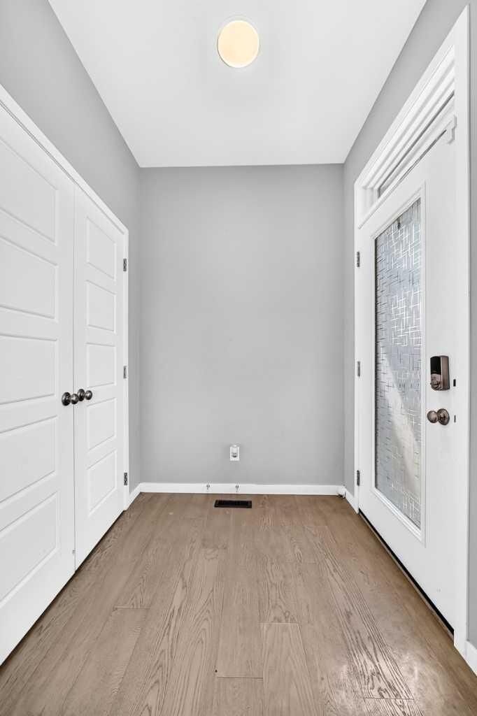 Property Photo: 1422 Midtown Link SW AB T4B 5K9