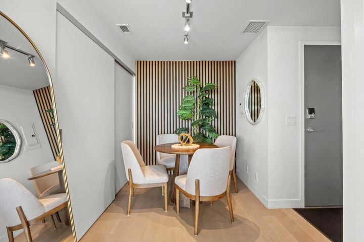 Property Photo:  1010 6 Street SW 2702  AB T2R 1B4 