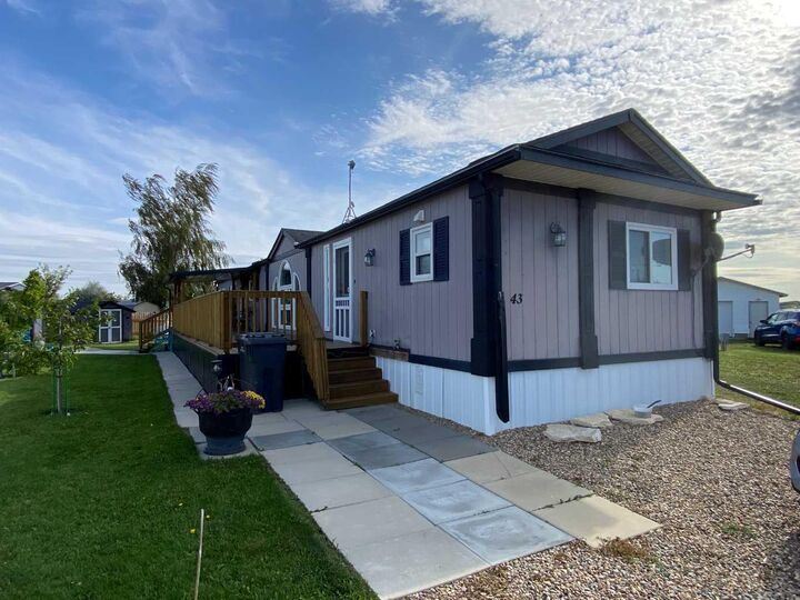 43 Roseglen Close — photo 1