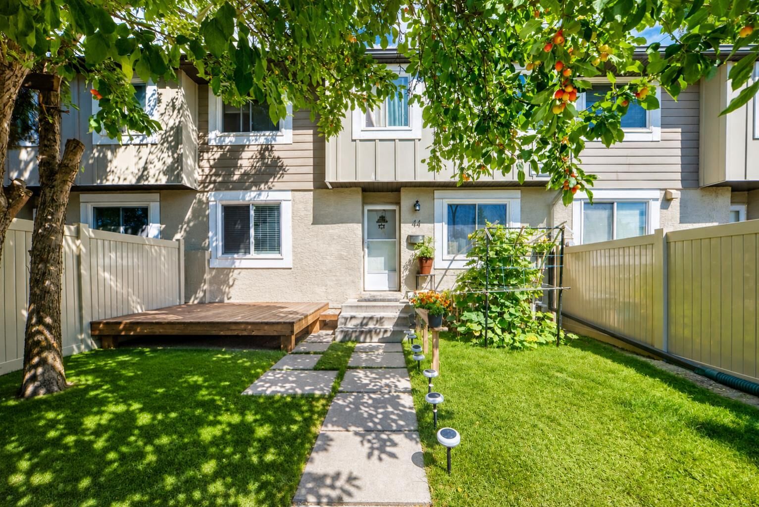 Property Photo:  4936 Dalton Drive NW 44  AB T3A 2E4 