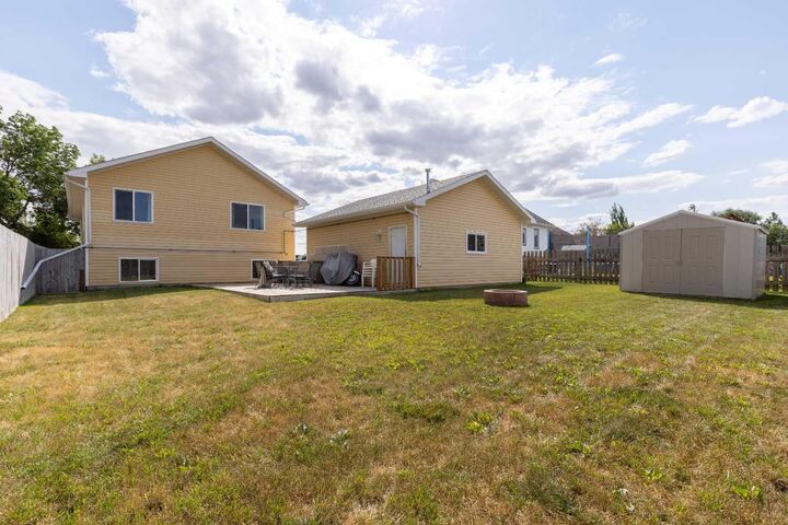 Property Photo:  177 E 400 N  AB T0K 2S0 