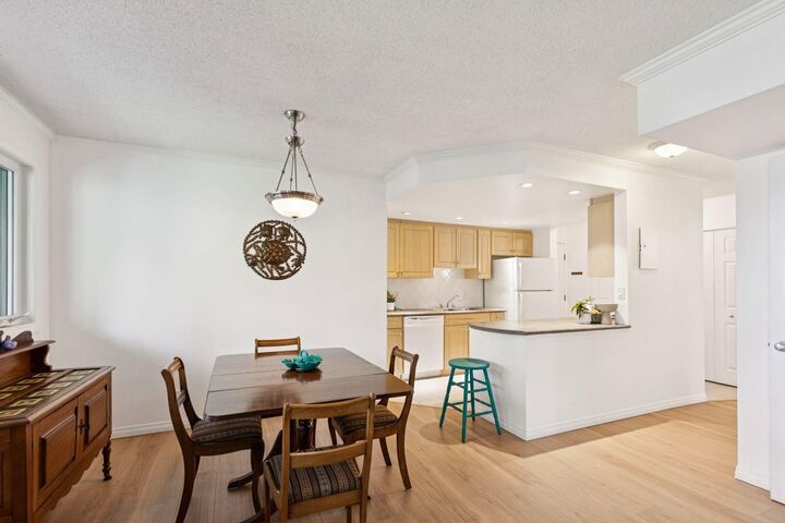 Property Photo: 354 2 Avenue NE 404 AB T2E 0E4
