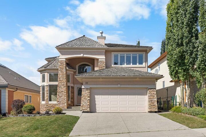 31 Royal Ridge Terrace NW — photo 1