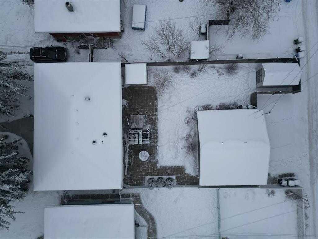 Property Photo: 716 55 Avenue SW AB T2V 0G3