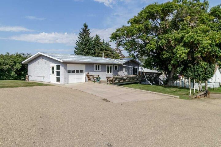Property Photo: 2213 26 Avenue AB T0M 0V0