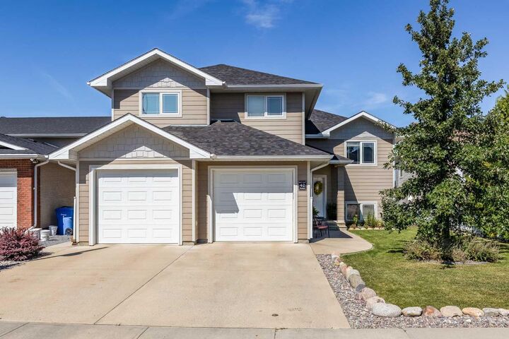 Property Photo: 42 Somerset Way SE AB T1B 0C1
