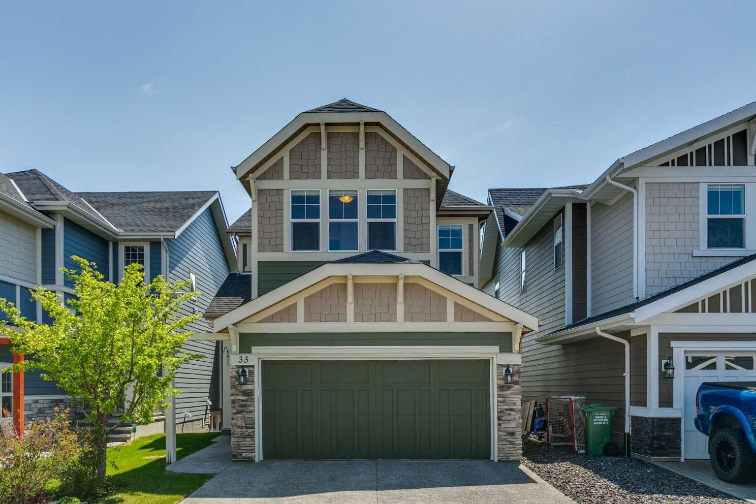 Property Photo: 33 Sundown Grove AB T4C 0X7