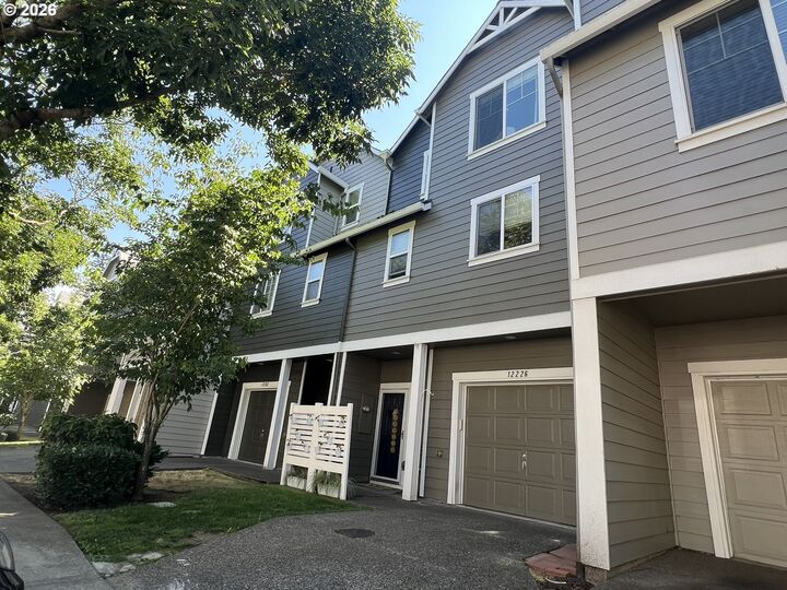 Property Photo:  12226 SE Long St  OR 97236 