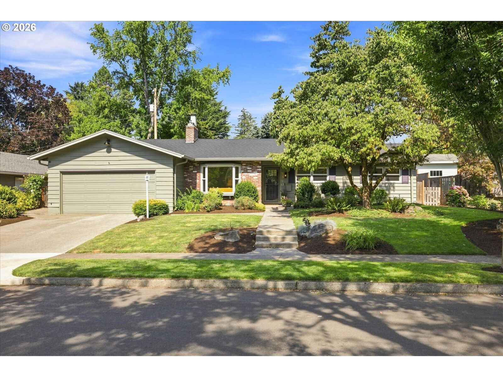 Property Photo: 5370 SW Chestnut Ave OR 97005