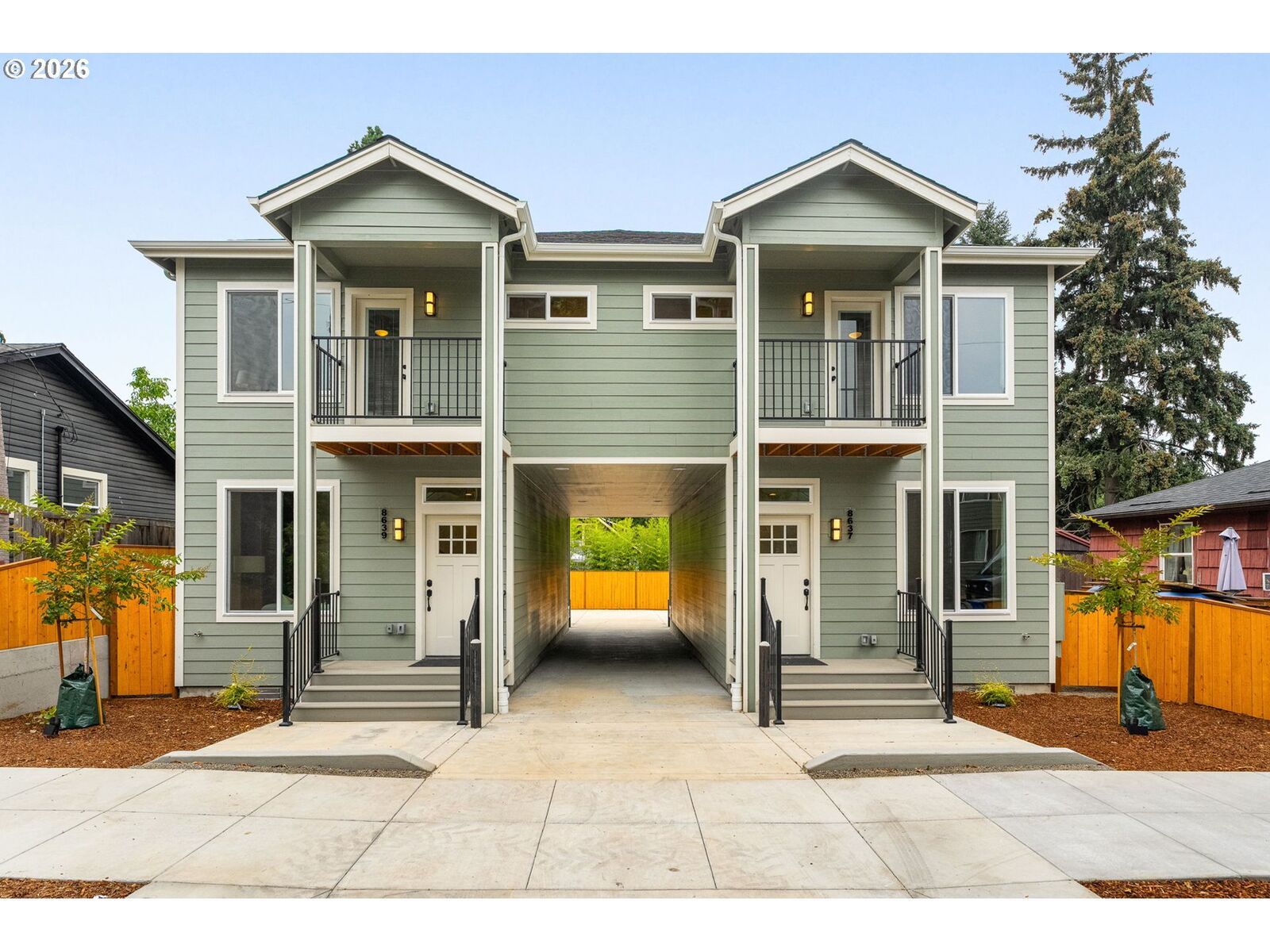 Property Photo:  8639 N Fox St  OR 97203 
