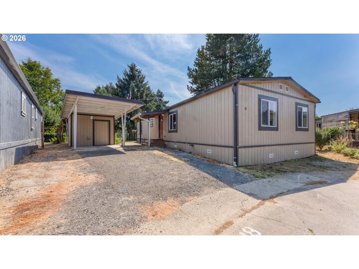 Property Photo: 906 SW Alder St 18 OR 97115
