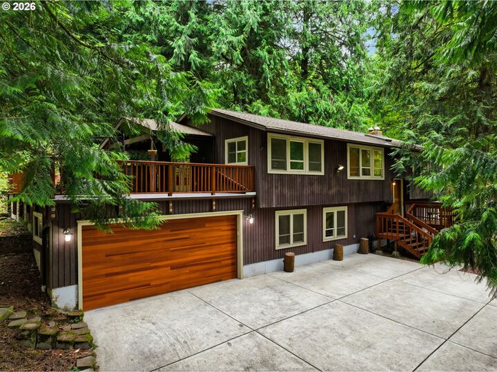 Property Photo: 7325 SE Barbara Welch Rd OR 97236