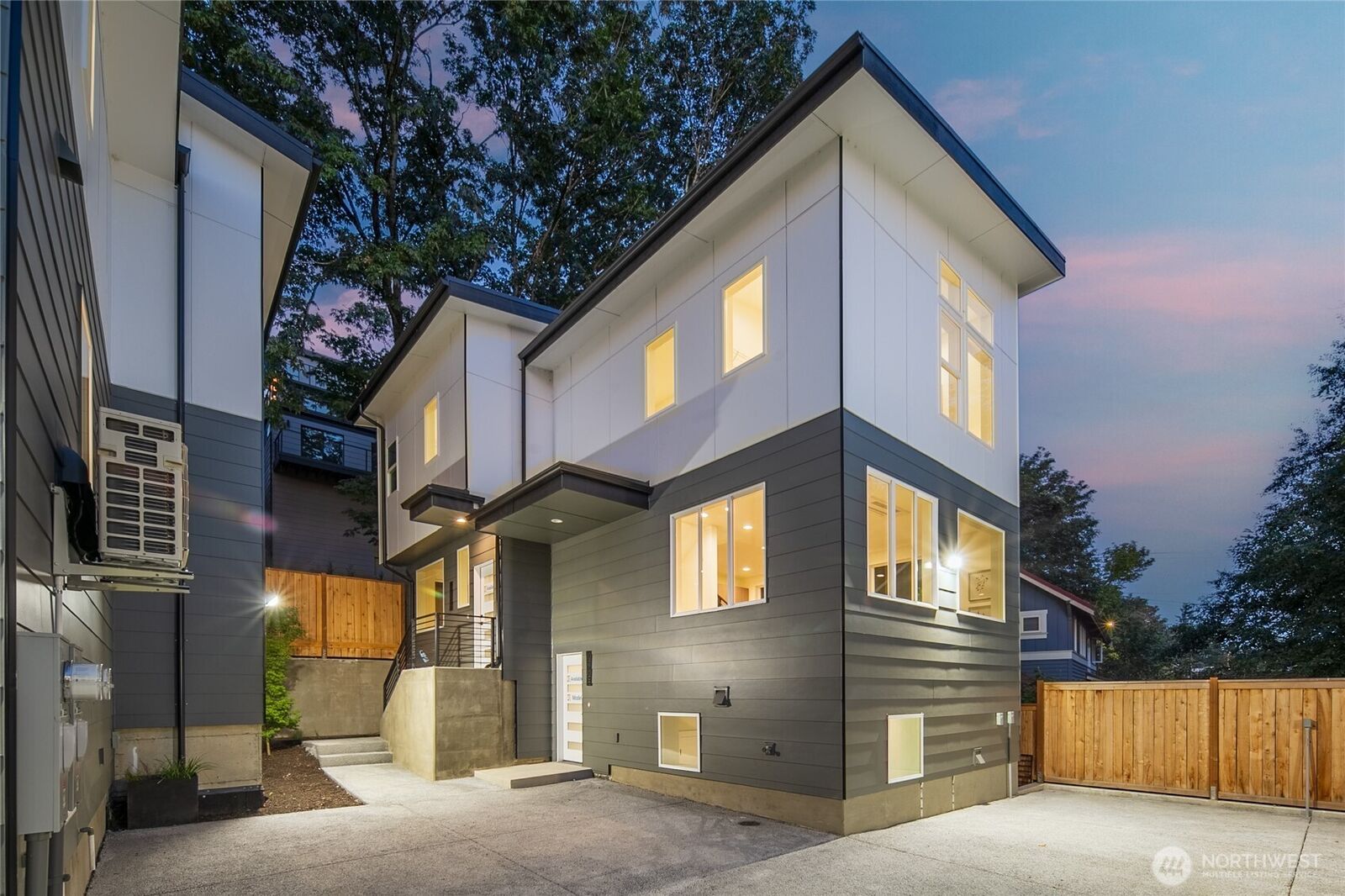 Property Photo:  1804  28th Avenue S  WA 98144 