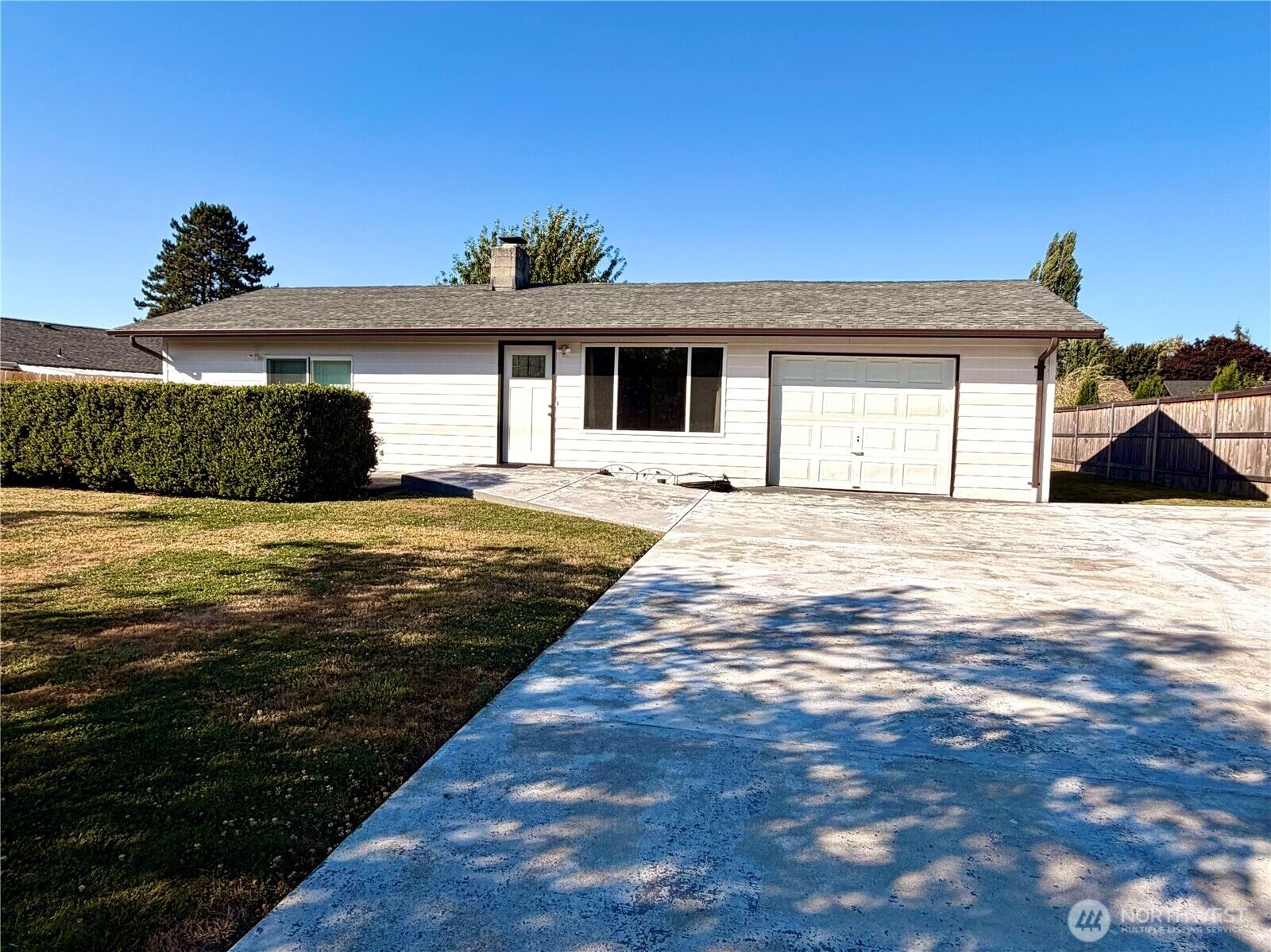 Property Photo: 3430 Olive Way WA 98632