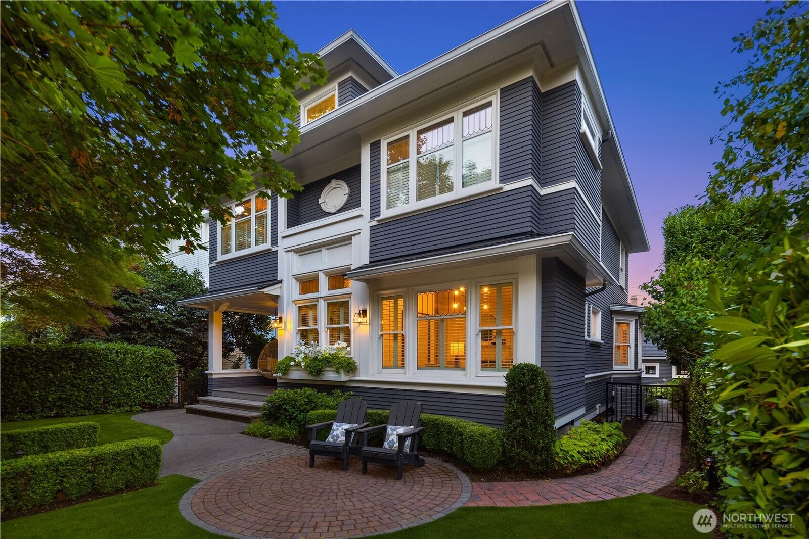 Property Photo: 716 15th Avenue E WA 98112