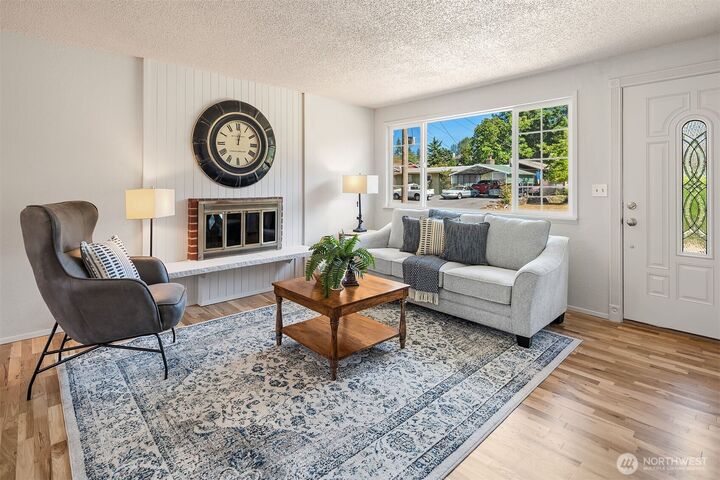 Property Photo: 19411 136th Place SE WA 98058
