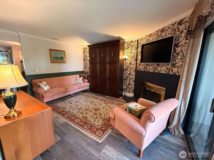 Property Photo:  6722  112th Avenue NE 8B  WA 98033 