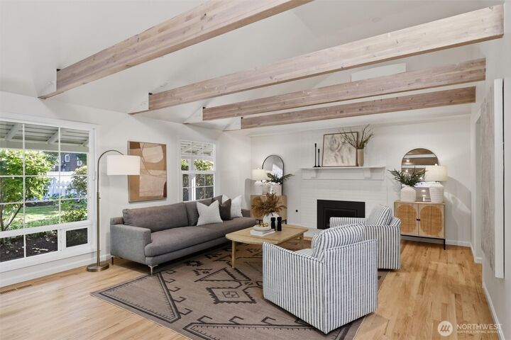 Property Photo:  411  10th Avenue  WA 98033 