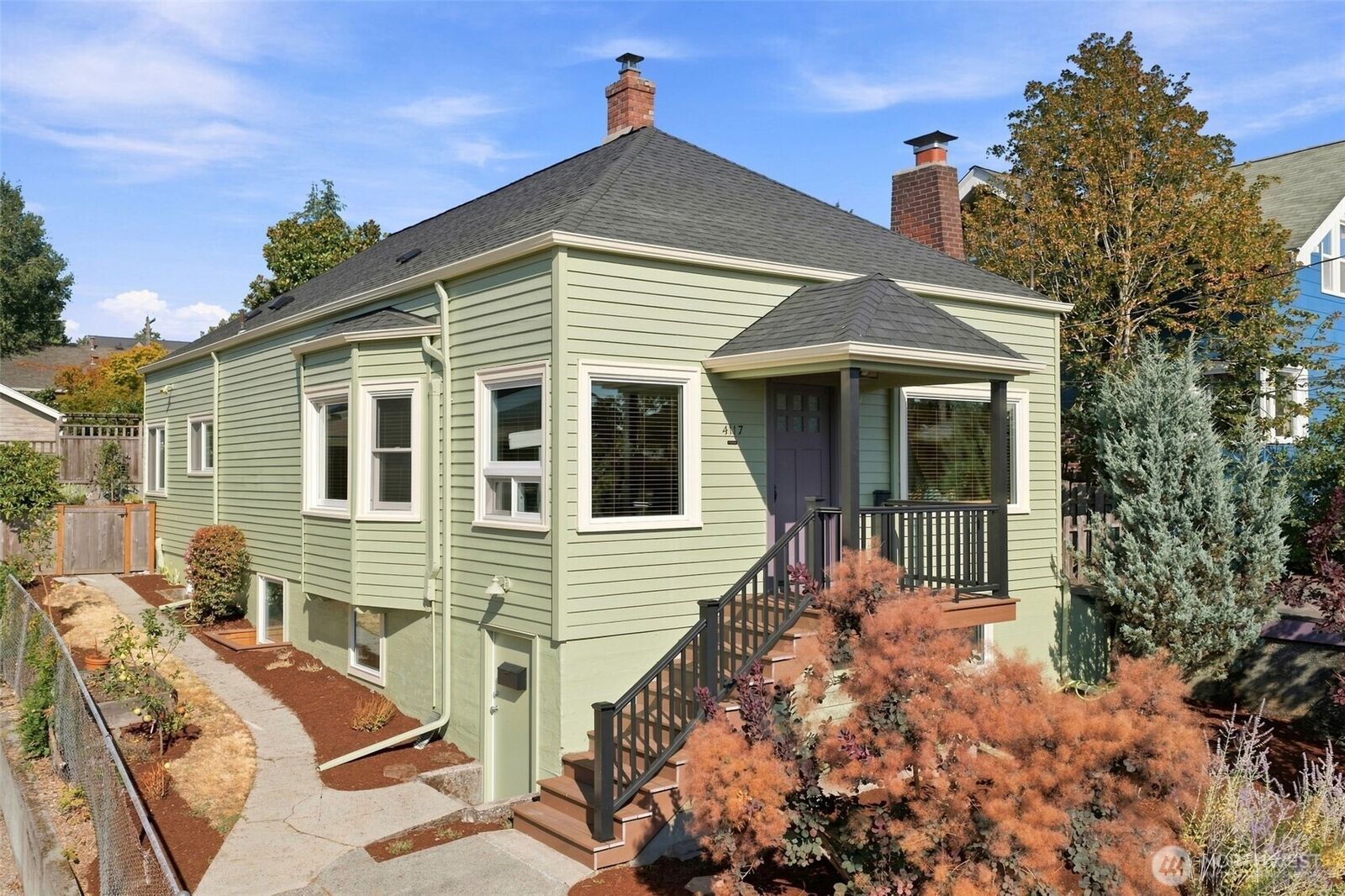 Property Photo: 4117 Eastern Avenue N WA 98103