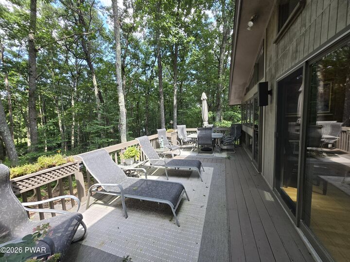 Property Photo:  308 Canoebrook Drive  PA 18428 