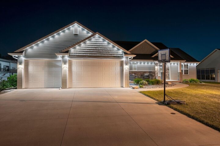 Property Photo: 4866 N Wren Drive WI 54913-7301