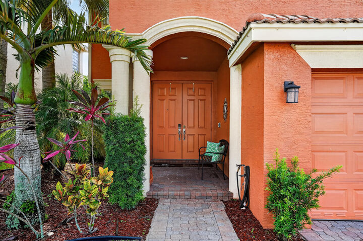 Property Photo: 9135 Dupont Place FL 33414