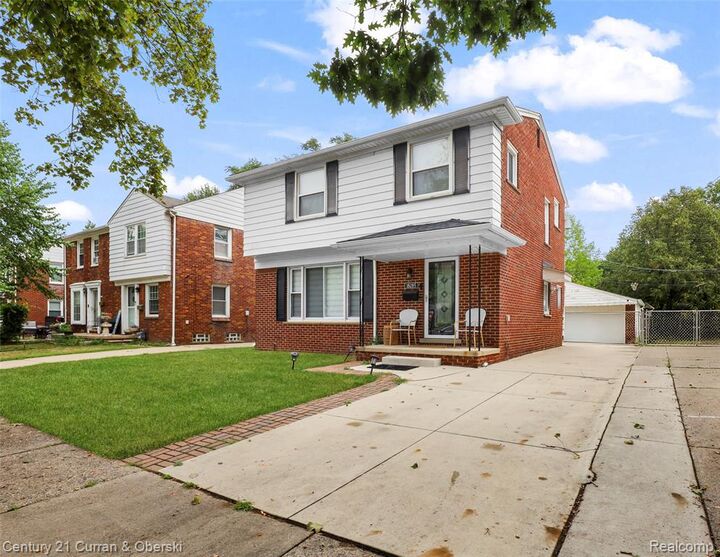 Property Photo:  18285 Outer Drive  MI 48128 