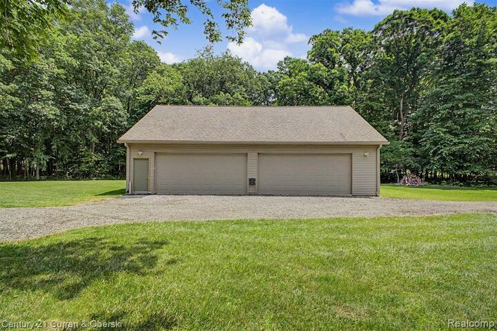 Property Photo: 11343 Philway Court MI 48114