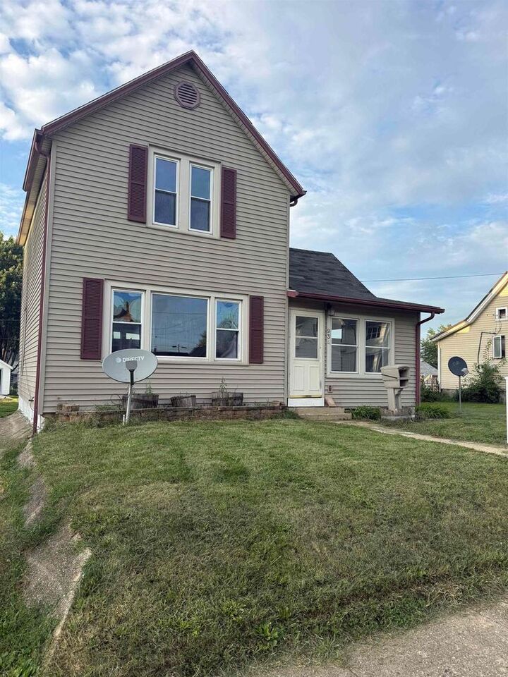 Property Photo: 934 E Garden Street IL 61032