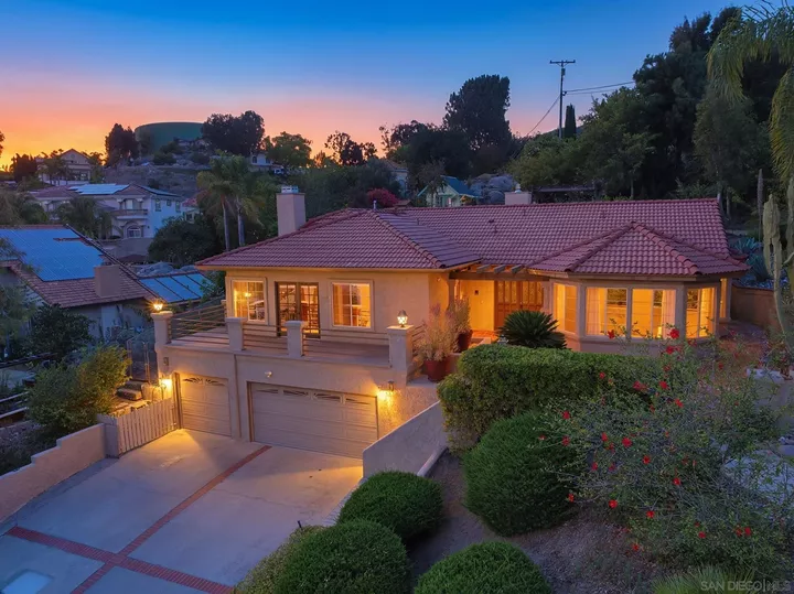 Property Photo:  1653 Vista Vereda  CA 92019 