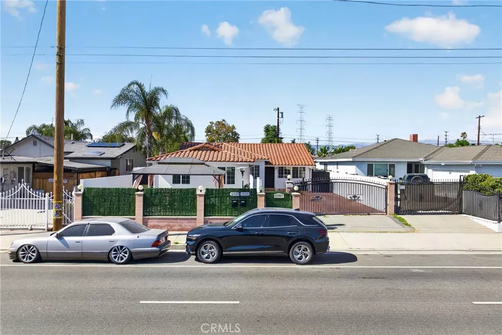 Property Photo:  12327 Saticoy Street  CA 91605 