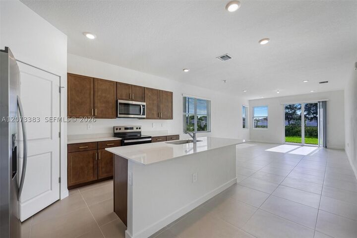Property Photo: 113 NE 17th Ave FL 33033