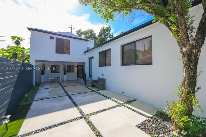Property Photo:  52 NE 47th St  FL 33137 