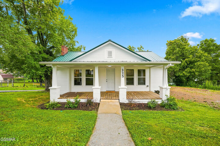 Property Photo: 225 Glen Avenue TN 37665