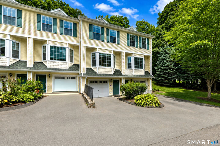 Property Photo:  2 Great Oak Ridge Way 2  CT 06483 