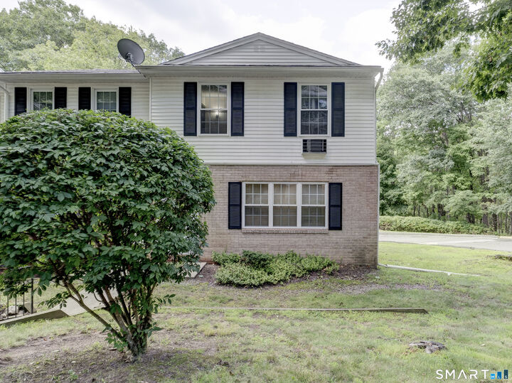 Property Photo: 80 Hunter Court 80 CT 06790