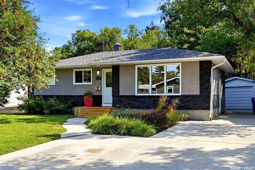 Property Photo:  279 Logan Crescent  SK S4S 5S8 