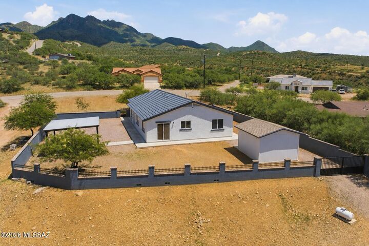 Property Photo:  1552 Pinguinos Court  AZ 85648 