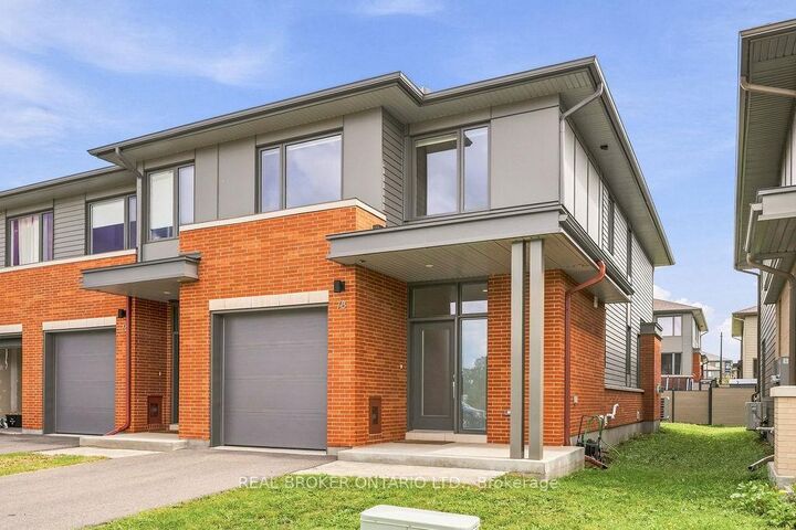 Property Photo:  78 Michael Stoqua Street  ON K1K 5A2 