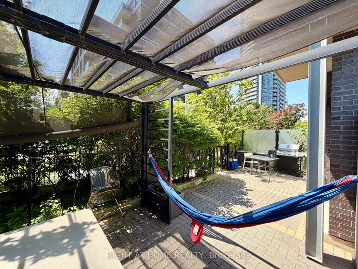 Property Photo:  1 Valhalla Inn Road 15  ON M9B 1S9 