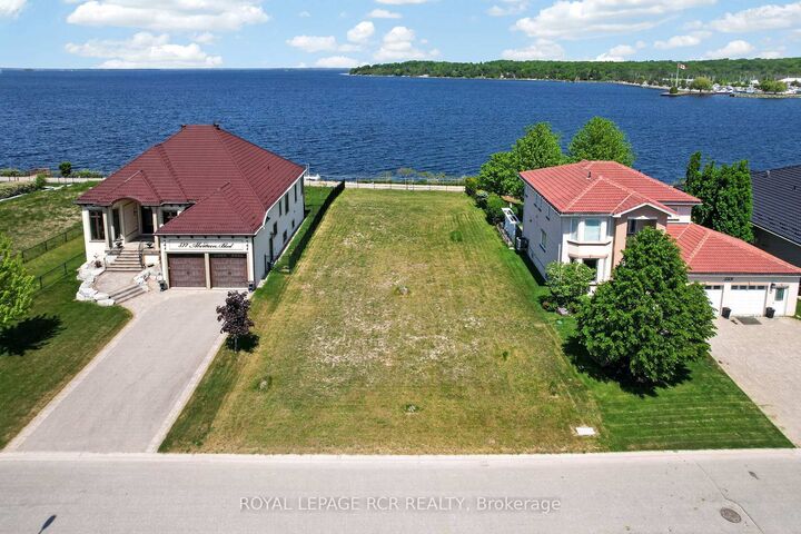 Property Photo:  583 Aberdeen Boulevard  ON L4R 5N9 