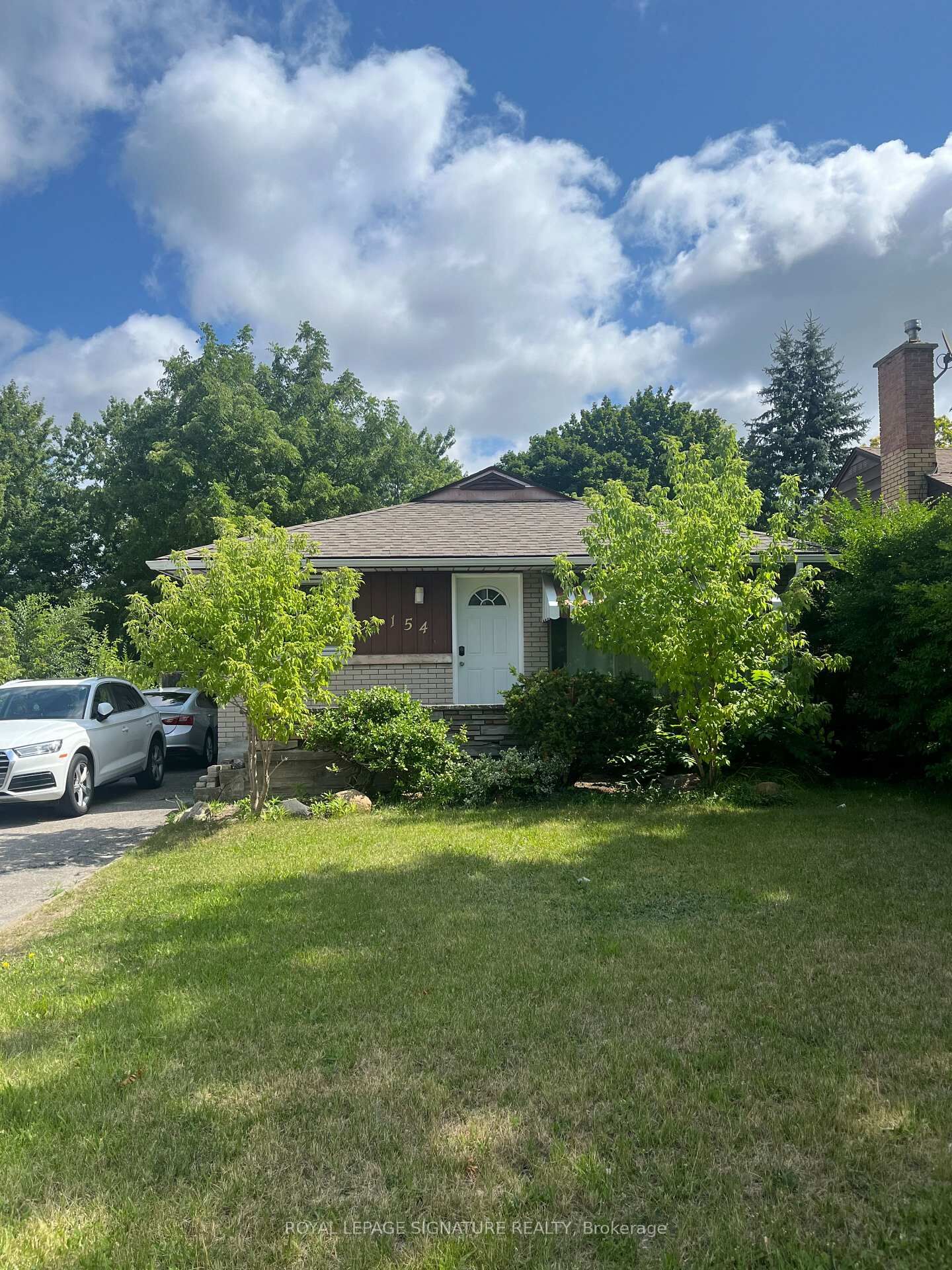 Property Photo:  154 Weber Street N Main  ON N2J 3H1 
