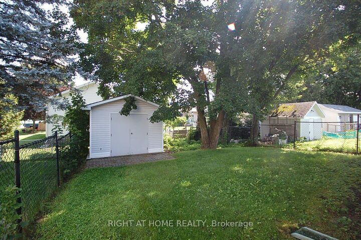 Property Photo: 937 Morris Street ON K4K 1N1