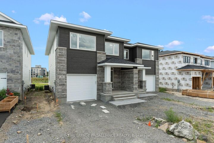 Property Photo: 1024 Moore Street ON K6V 0H2